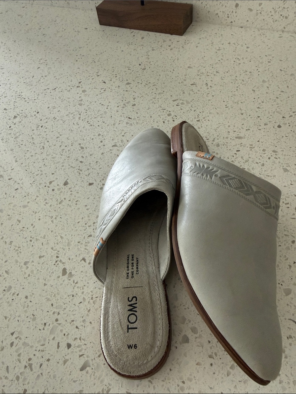 TOMS Women's Slip-On Mule in Light Gray